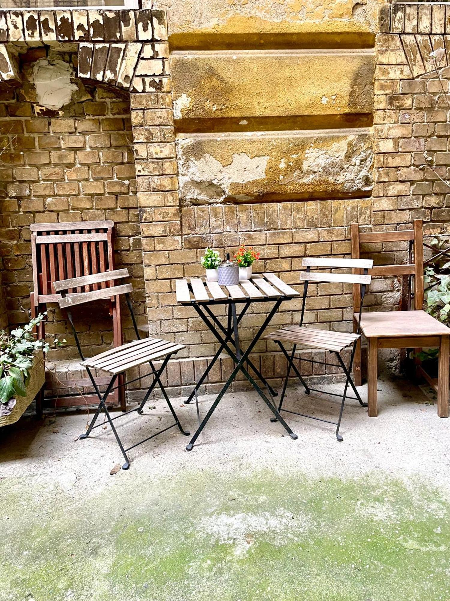 Small Cosy Apartment Near The Famous Westend City Center Budapest Exterior photo