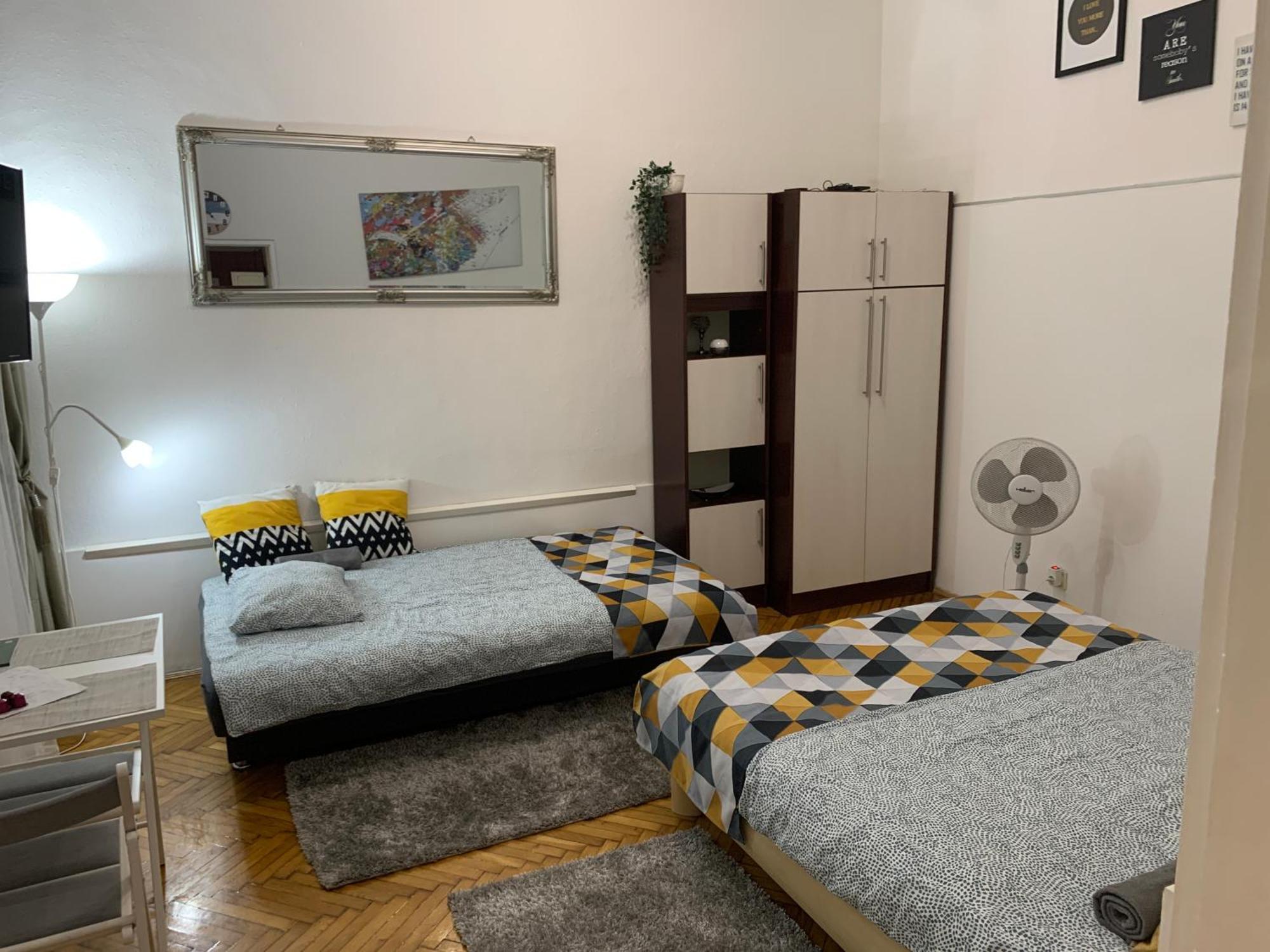 Small Cosy Apartment Near The Famous Westend City Center Budapest Exterior photo